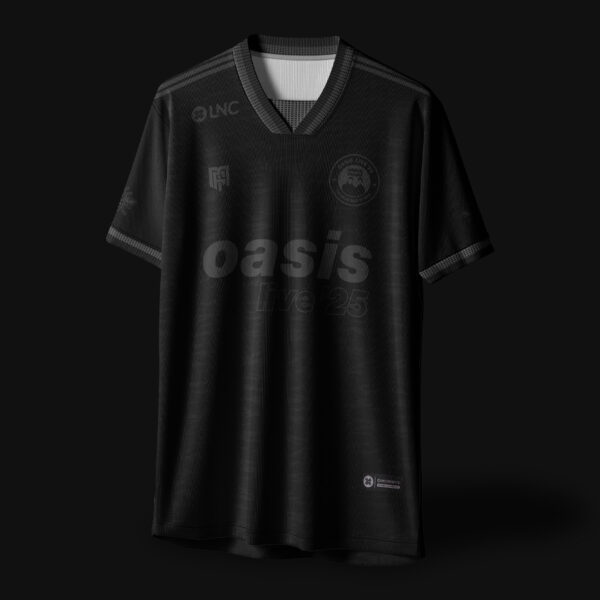 Camisa Oasis Live 25 na cor preta, frontal.